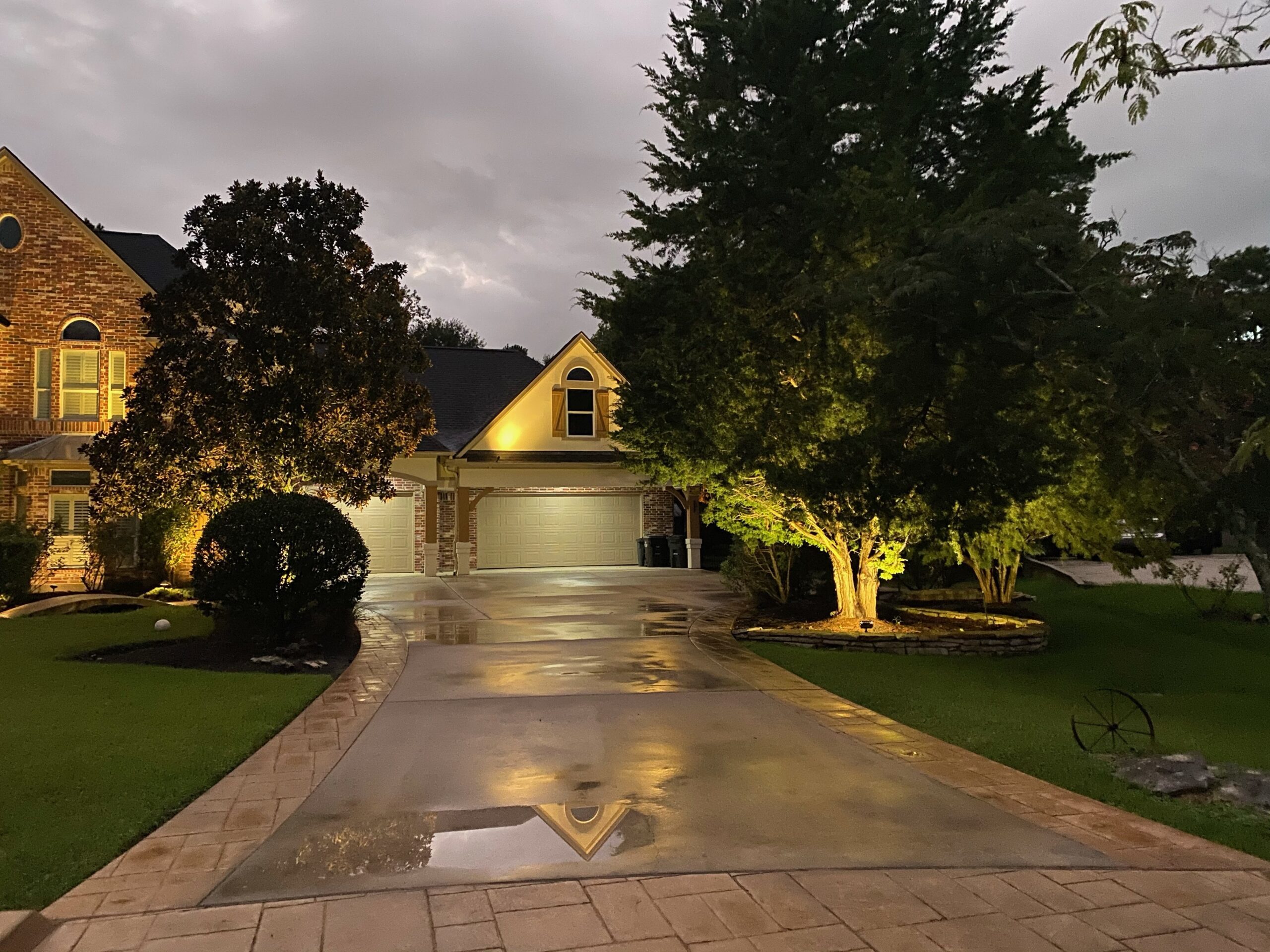 Driveway Lighting Houston, TX Enhanced Outdoor Lighting & Design